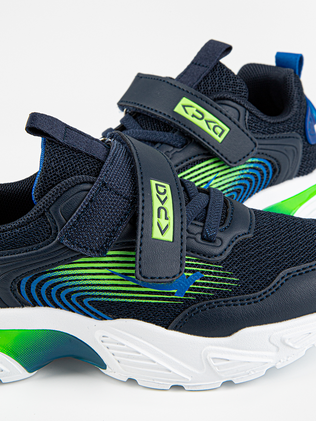 Кроссовки артикул:731148-10-9