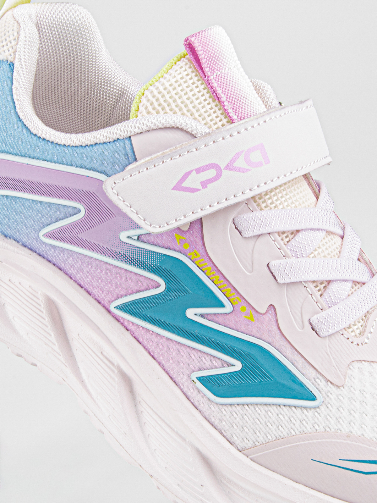 Кроссовки артикул:731181-10-3