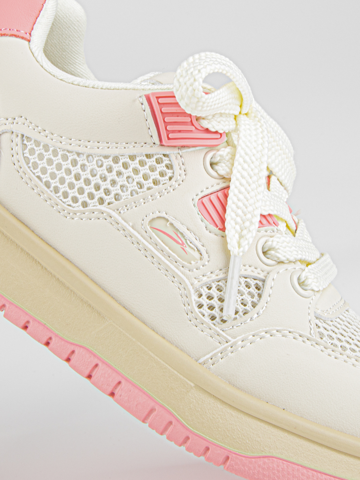 Кроссовки артикул:731170-10-3