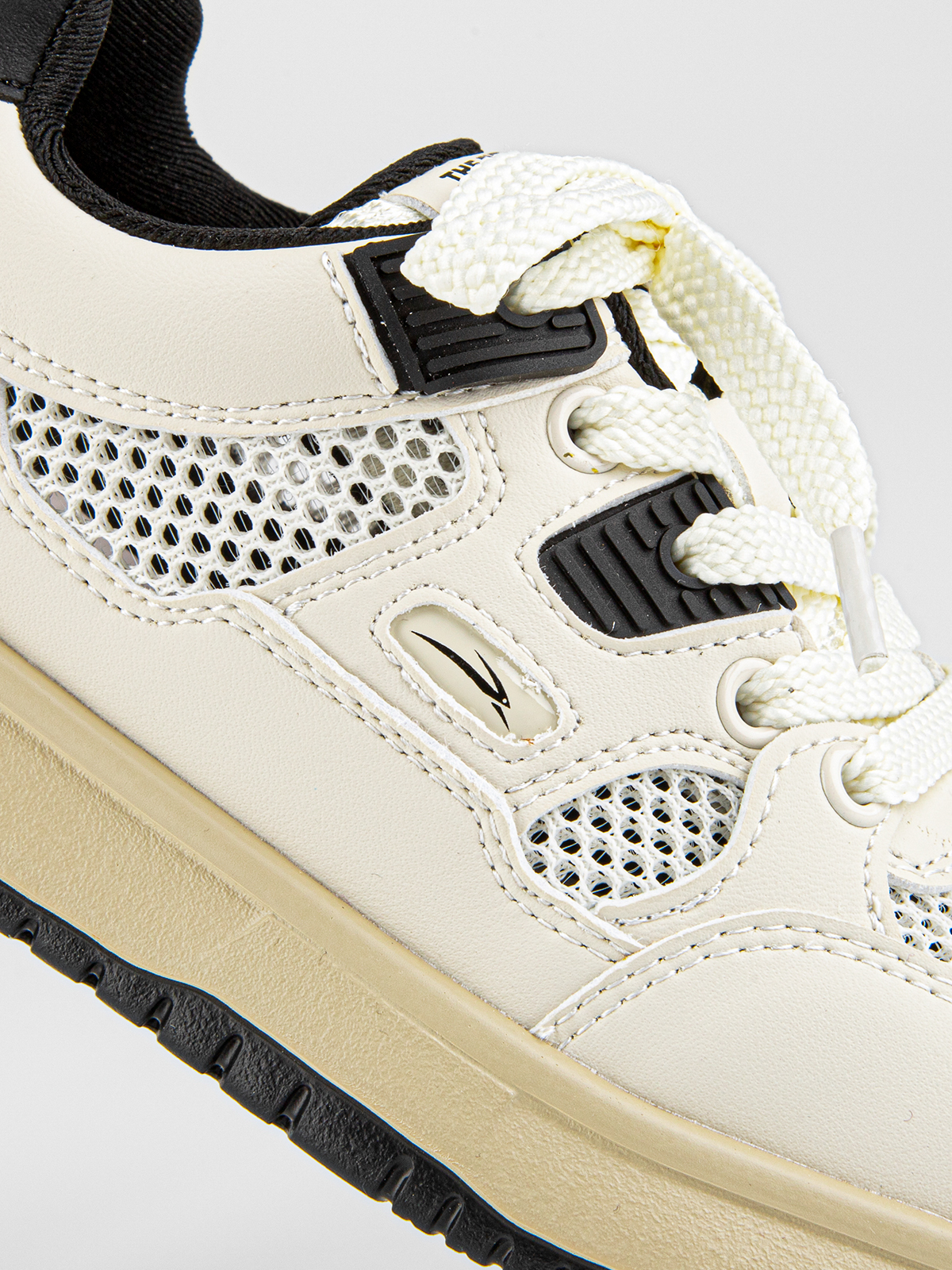 Кроссовки артикул:731170-20-3