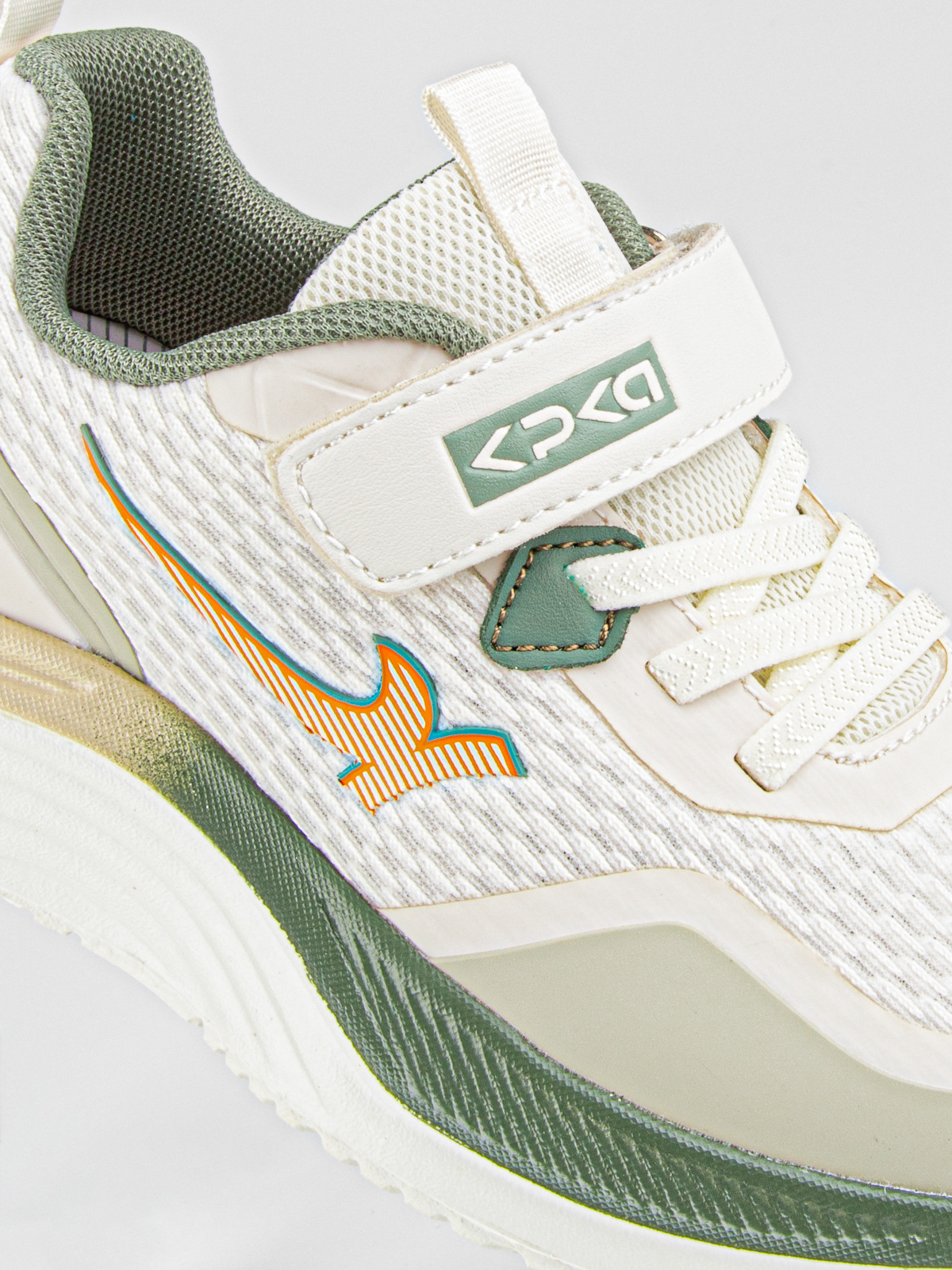 Кроссовки артикул:731142-20-3