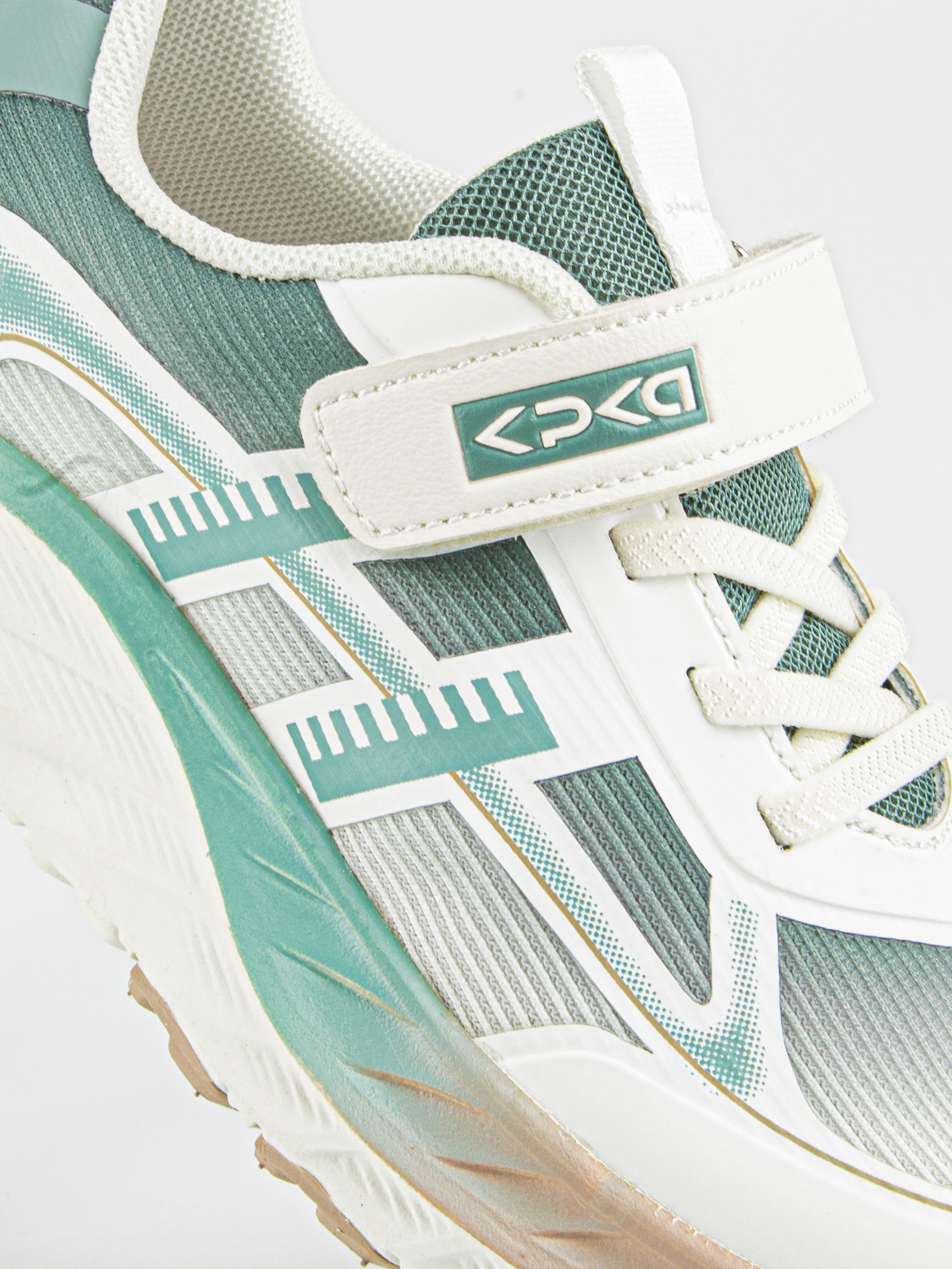 Кроссовки артикул:731250-2-3