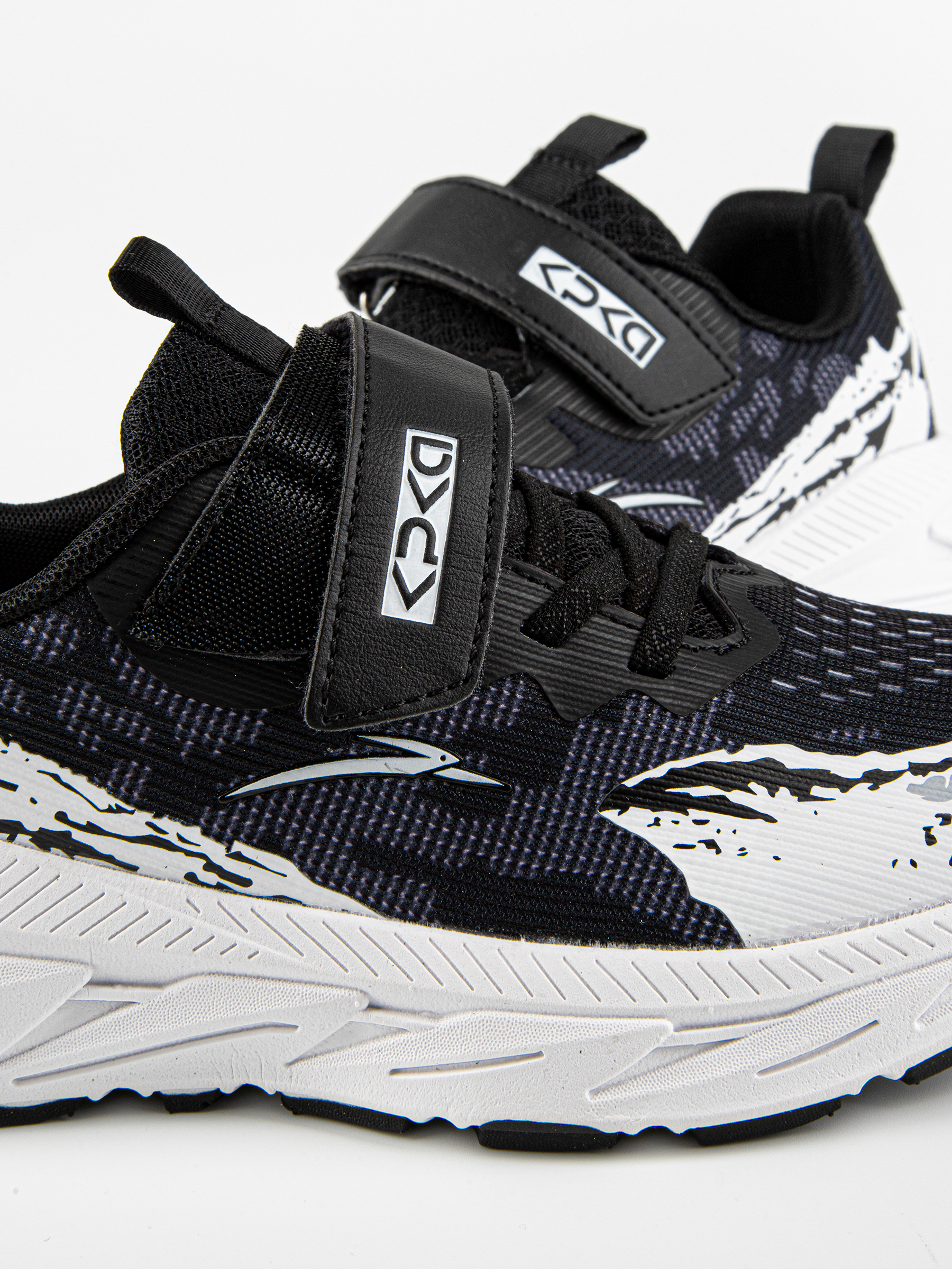 Кроссовки артикул:731297-1-9