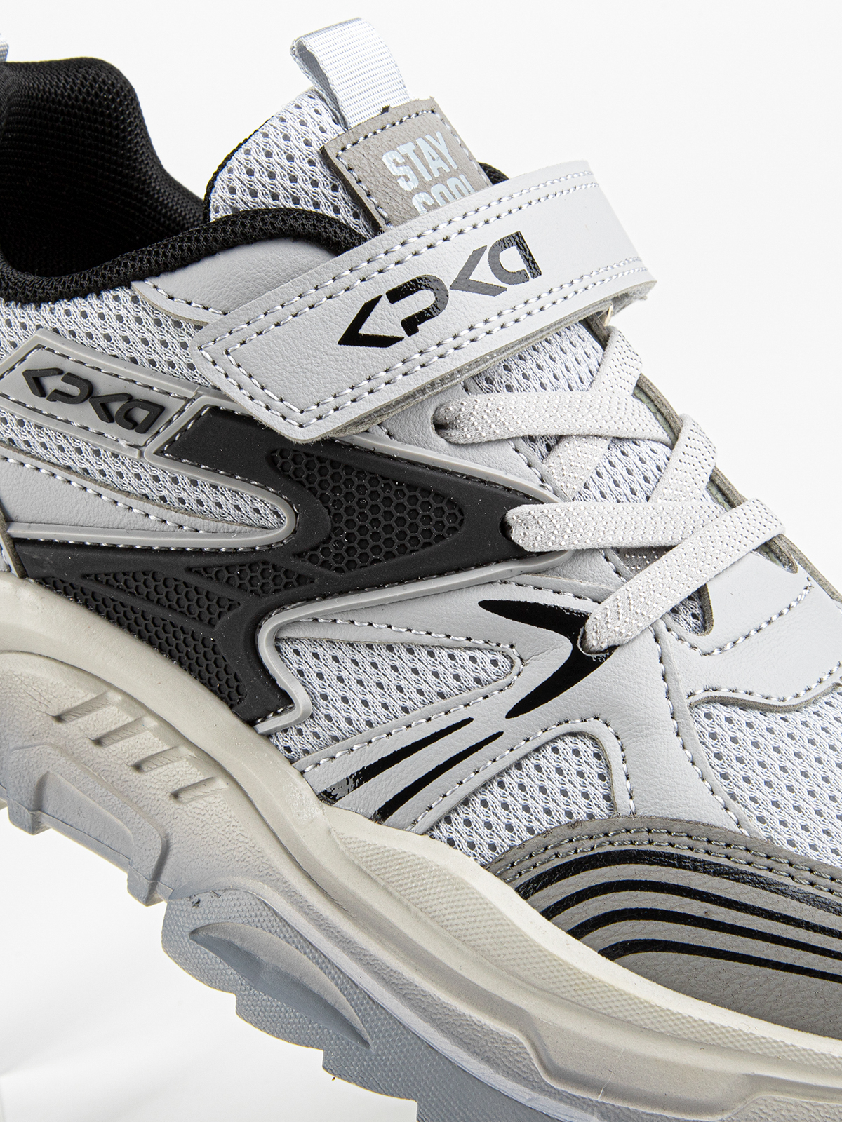 Кроссовки артикул:731137-10-3