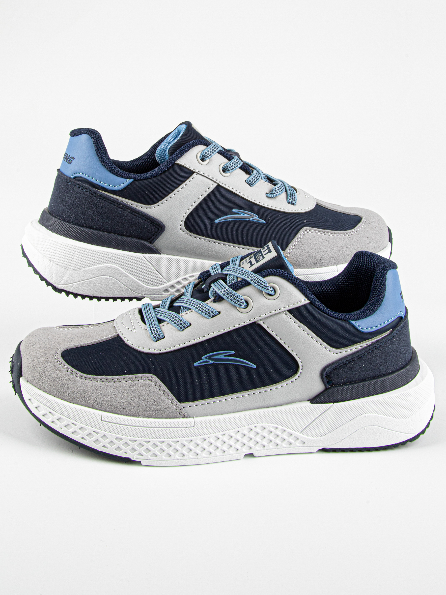 Кроссовки артикул:731270-3-4