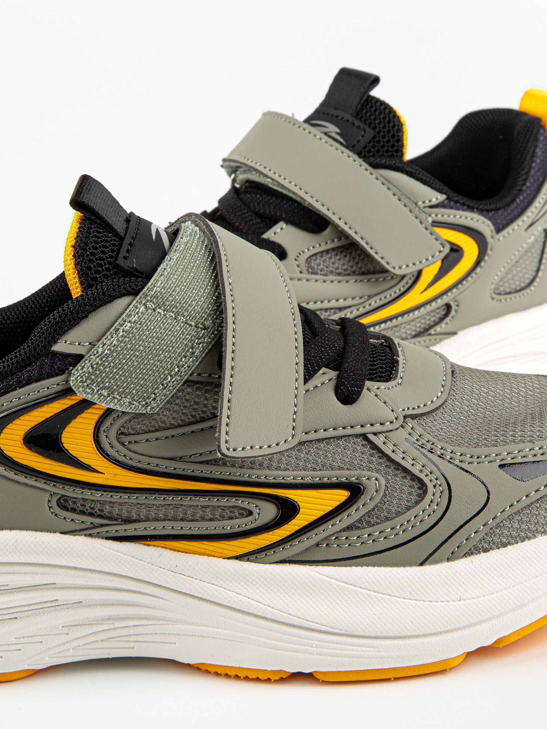 Кроссовки артикул:731287-3-9