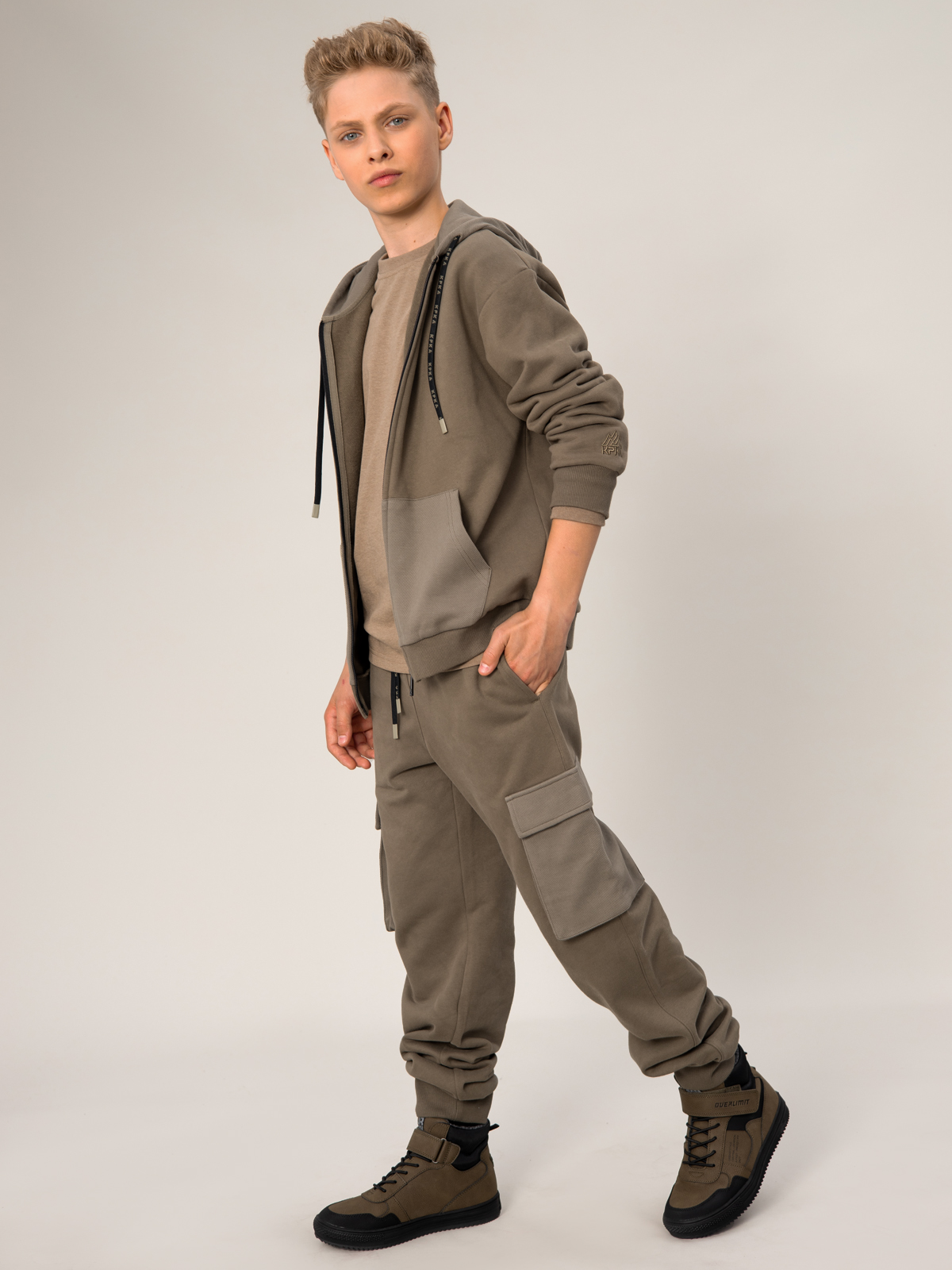 Толстовка артикул:OJBCJ08-Y3-4