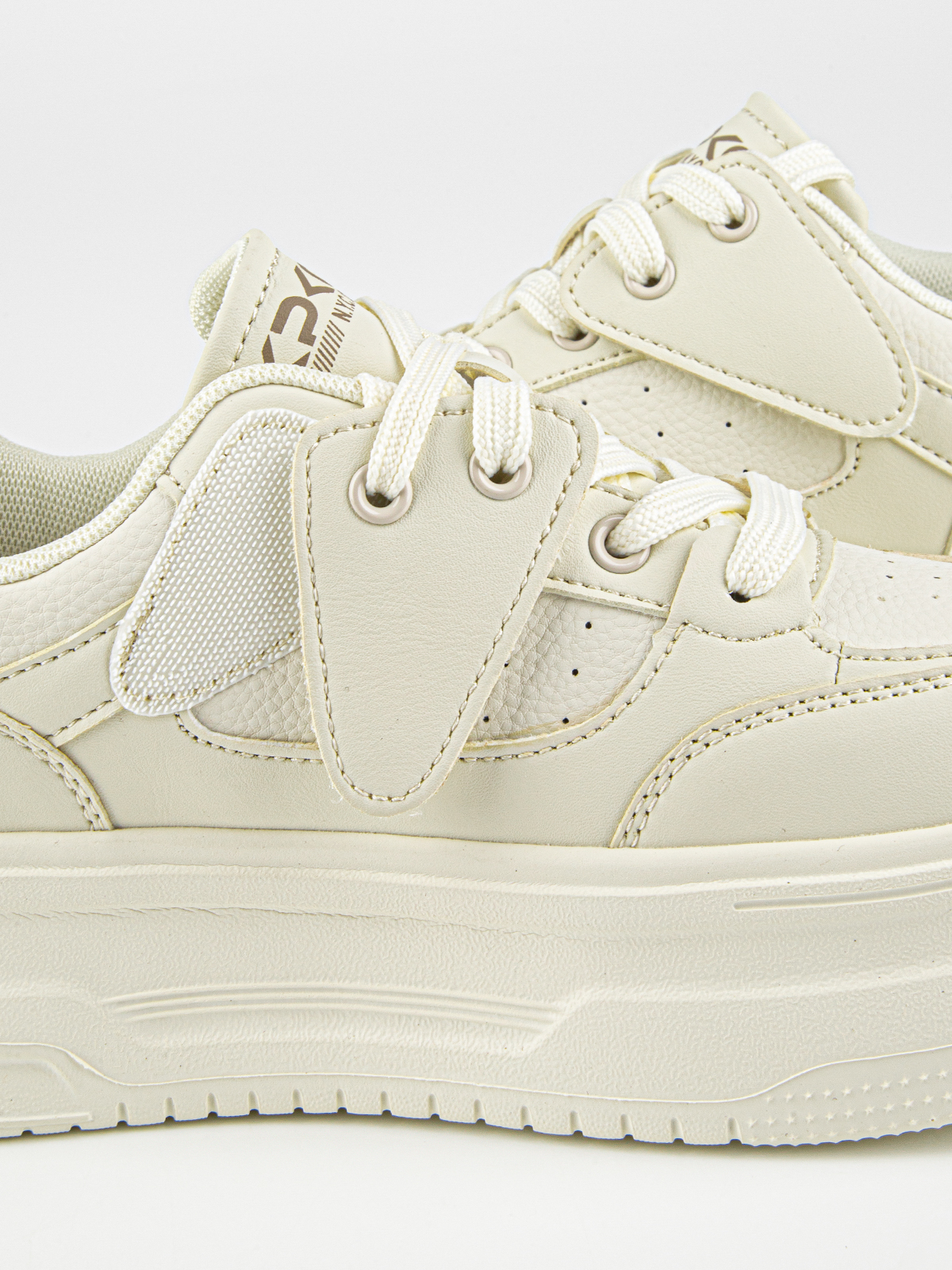 Кроссовки артикул:74858-20-9