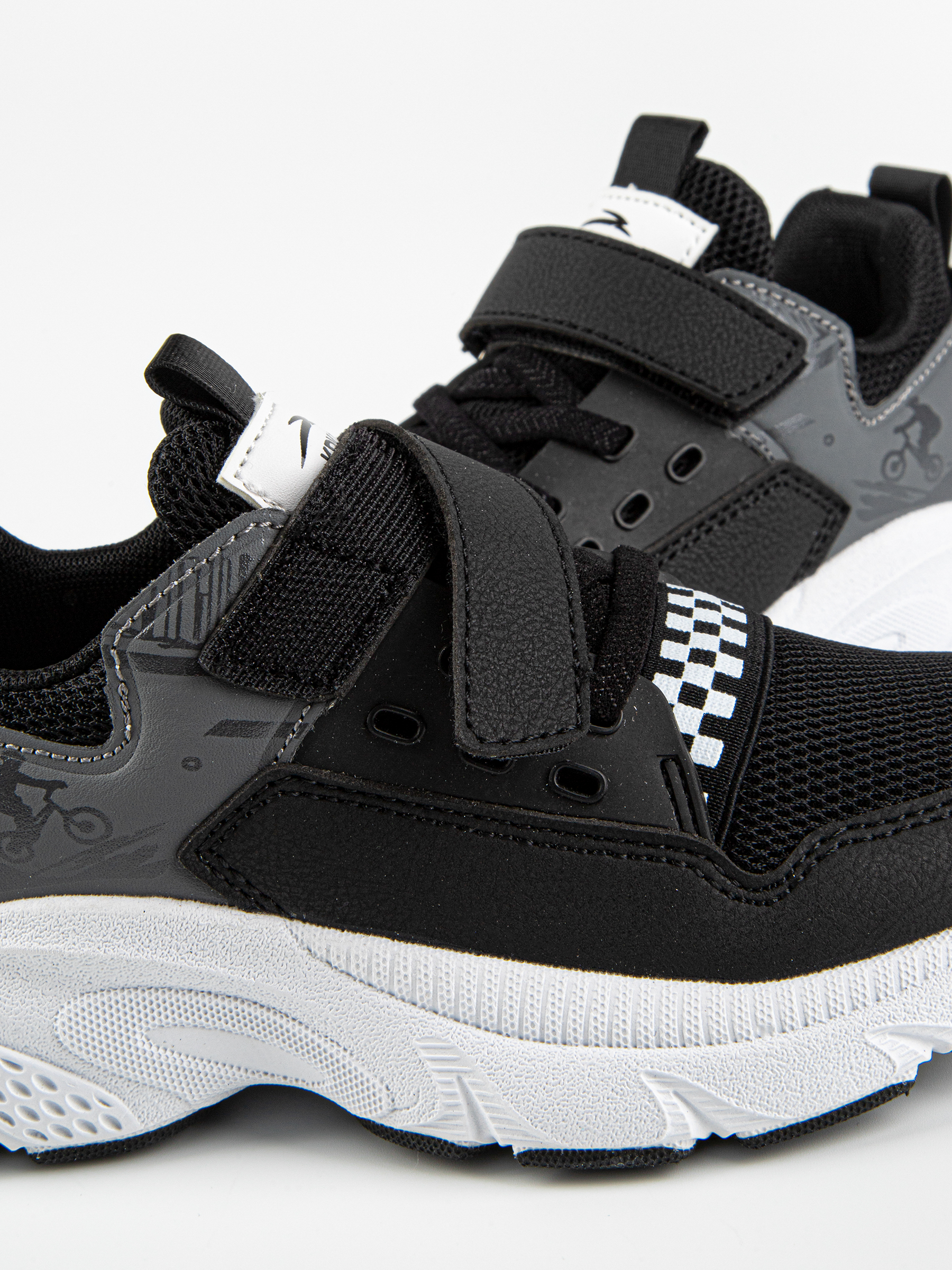 Кроссовки артикул:721233-1-9