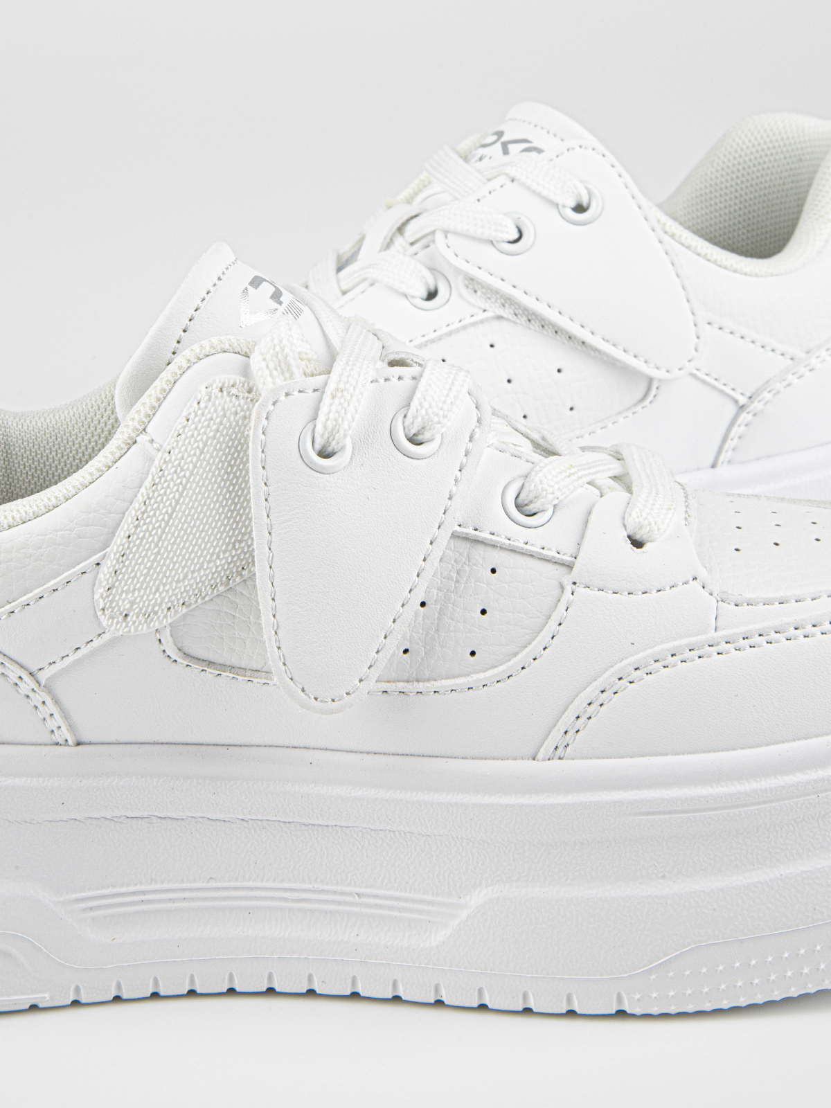 Кроссовки артикул:74858-10-9