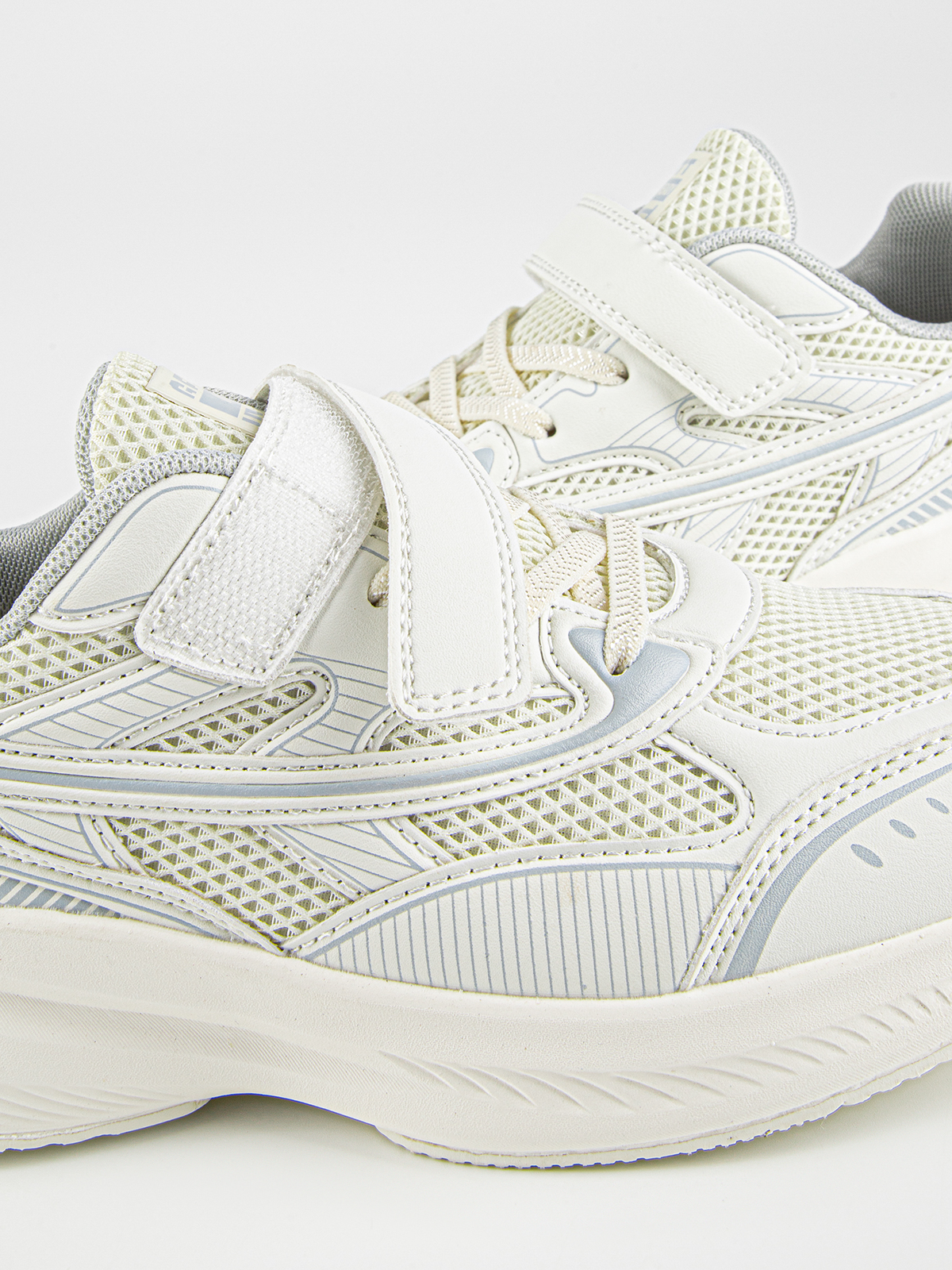 Кроссовки артикул:74915-2-10